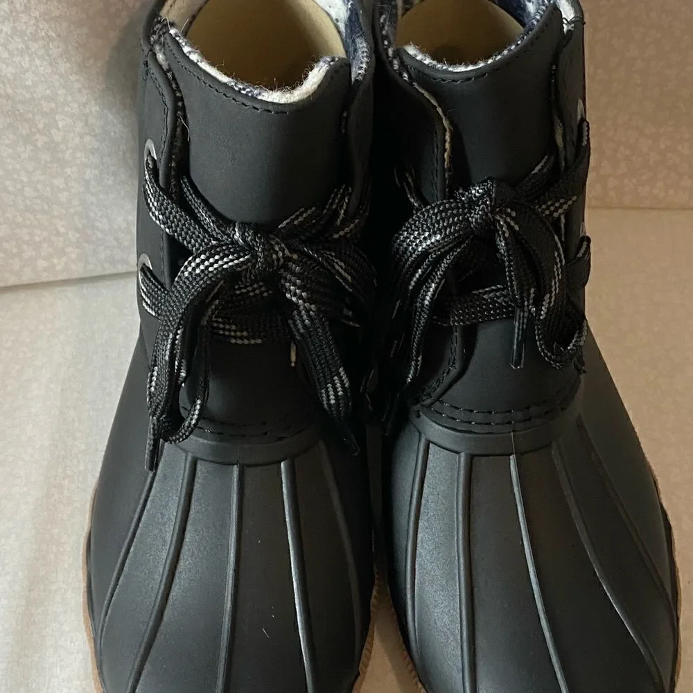 DEPT 222 Women’s Black Daisy Duck Boots